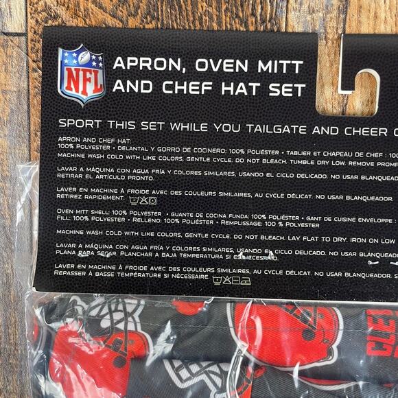 Northwest NFL 3 Piece Team Color and Logo Chef Set: Apron, Oven Mitt & Chef Hat - Picture 6 of 8